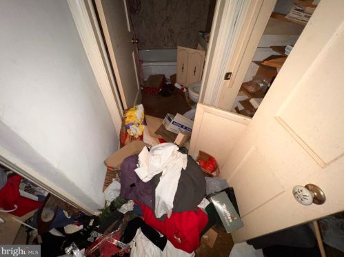 1287 Clements Bridge Rd, West Deptford NJ 08096-3085 exterior