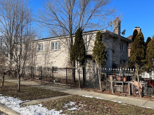 8101 Oketo Ave, Niles, IL 60714-2941