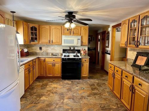 2 Weybossett St, Methuen MA exterior