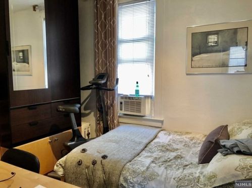 48 Dukes St, Kearny NJ 07032-3928 exterior