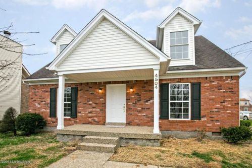 4504 Manslick Rd, Louisville KY  40219-5176 exterior