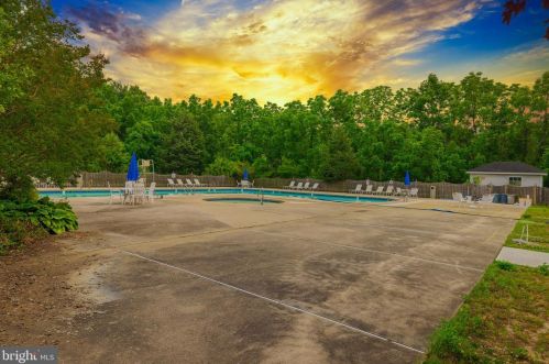 104 Cinnamon Rd, West Deptford NJ 08086-2400 exterior