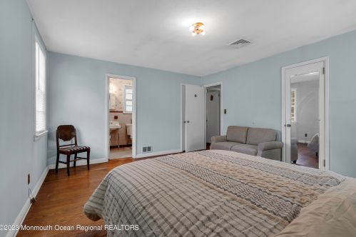 267 Rumson Rd, Little Silver NJ 07739-1657 exterior