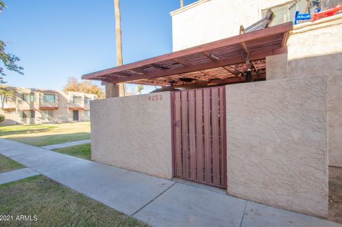 4252 68th Ave, Phoenix, AZ 85033-8252