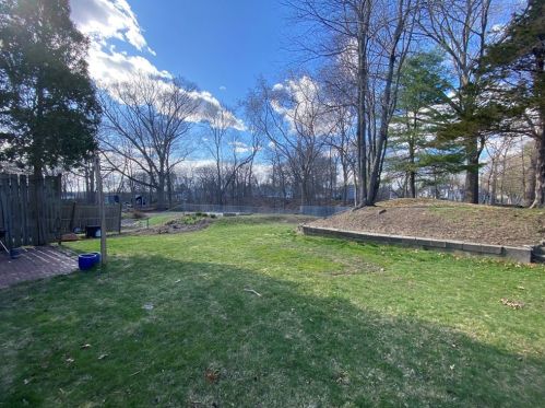 379 Cedar St, Dedham MA 02026-3221 exterior