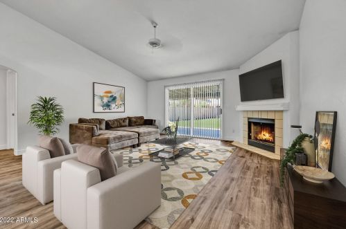 18844 2nd Dr, Phoenix, AZ 85027-5601