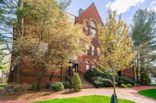 110 Washington Park, Newton MA  02460-1939 exterior