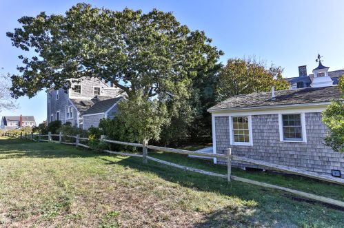 65 Morris Is Rd, Chatham MA 02633-2526 exterior