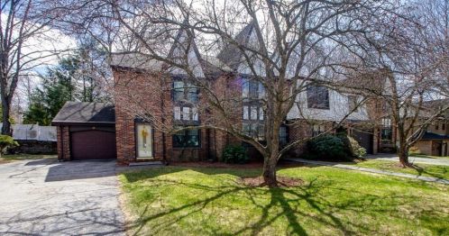 19 Candlewood Pl, Worcester MA 01606-1204 exterior