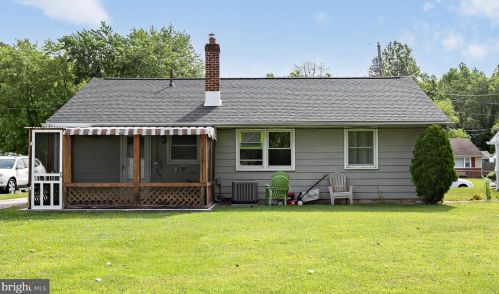 121 Hannold Blvd, West Deptford NJ 08096-1815 exterior