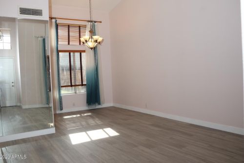 4137 Charter Oak Rd, Phoenix AZ  85032-7452 exterior