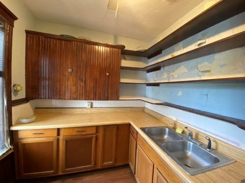 7 Kendall St, Worcester MA 01605-2715 exterior