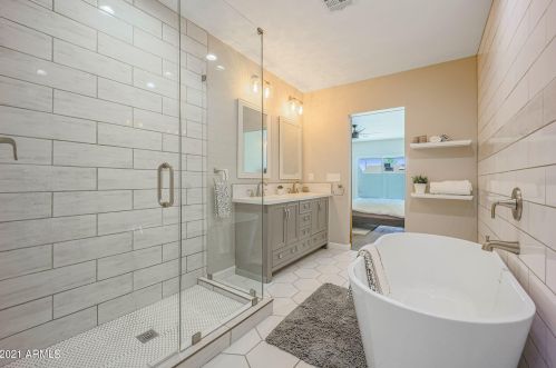 1359 Clarendon Ave, Phoenix AZ  85013-3330 exterior