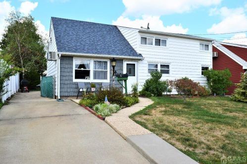 85 Marion St, Carteret NJ 07008-2026 exterior