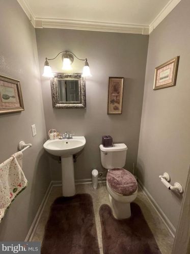 7 Yorktown Ct, West Deptford NJ 08096-6807 exterior