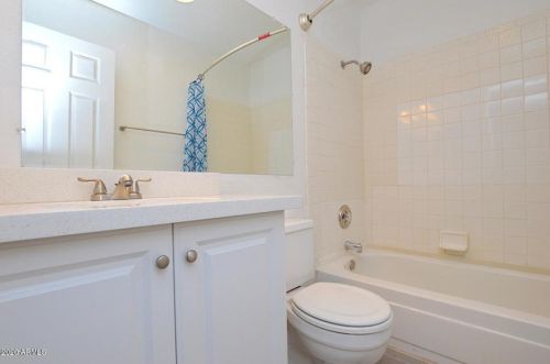 3818 Earll Dr, Phoenix AZ 85018-7149 exterior