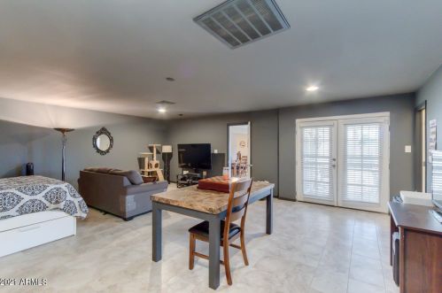 3825 Elm St, Phoenix AZ 85033-2112 exterior