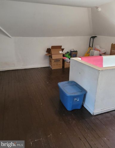 675 Broad St, West Deptford NJ 08096-1605 exterior