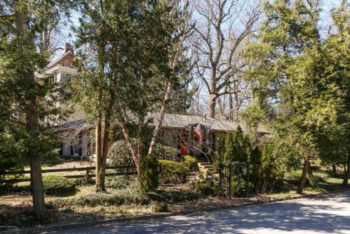 2023 Woodford Pl, Louisville, KY 40205-1929