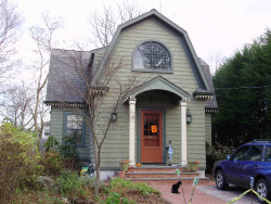 34 Clarendon St, Newton, MA 02460-2021