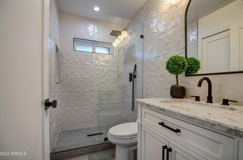 4043 44th Pl, Phoenix AZ  85018-5401 exterior