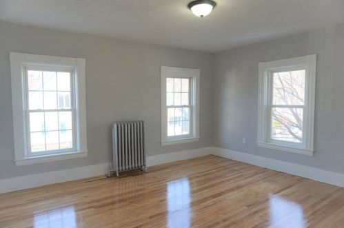 2 Mckinley Rd, Worcester, MA 01605-2112