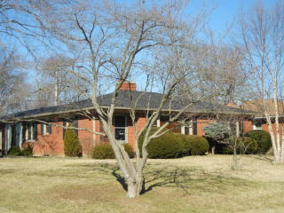 2607 Mdw Dr, Louisville KY  40220-2464 exterior