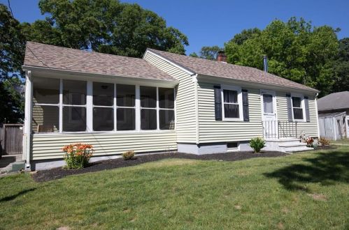 58 Hayden Ave, Tiverton, RI 02878-2107