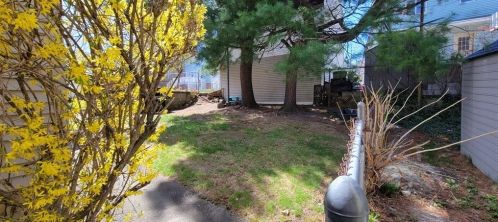 19 Oakland Ave, Everett MA 02149-3918 exterior