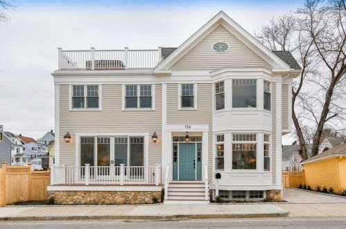 126 Lothrop St, Beverly, MA 01915-4623