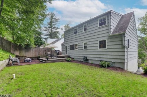 13 Beech Ct, Skyline Lakes NJ 07456-2503 exterior