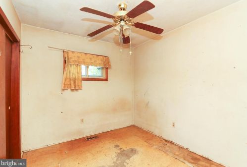 352 Mantua Ave, West Deptford NJ 08066-1277 exterior