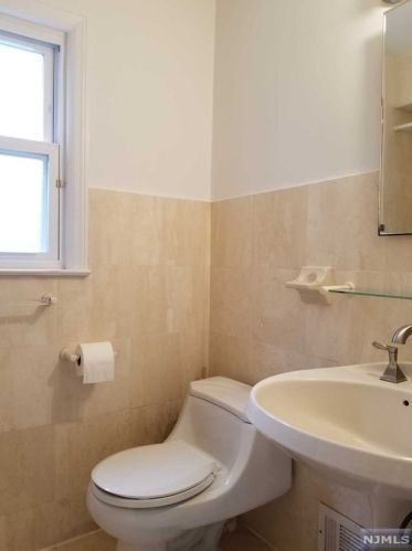 357 11th St, Cresskill NJ  07626-1311 exterior