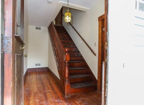 29 Fairview St, Dedham MA 02026-3254 exterior