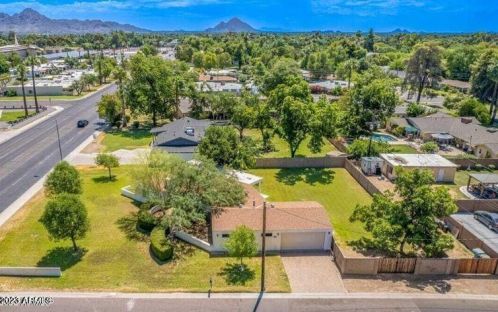 1121 Bethany Home Rd, Phoenix AZ  85014-2229 exterior