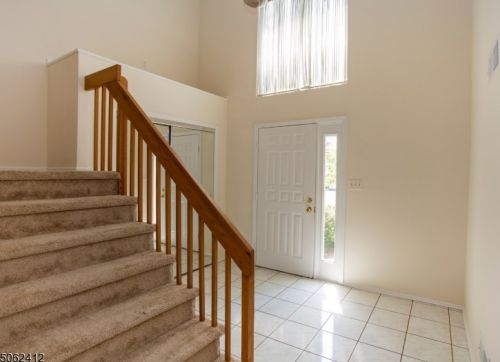 133 Castle Ridge Dr, East Hanover NJ  07936-3558 exterior