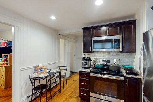 22 Collins St, Peabody MA 01960-1971 exterior