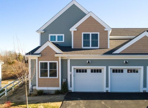 91 Newfield St, Plymouth, MA 02360-3402