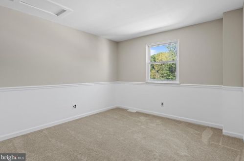 565 Salem Ave, West Deptford NJ 08096-3204 exterior