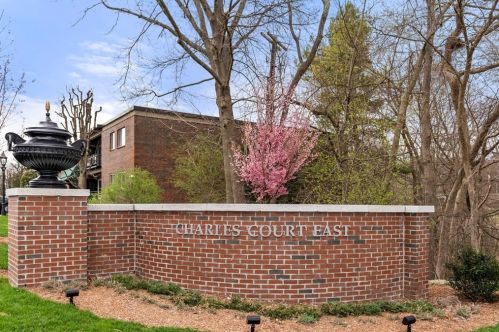 1206 Greendale Ave, Needham MA 02492-4628 exterior