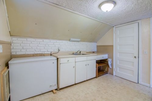 434 East St, South Hadley MA 01075-2118 exterior