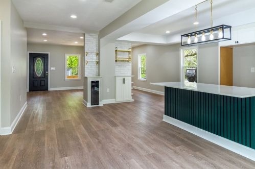 93 West St, West Bridgewater MA  02379-1400 exterior