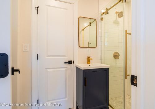 225 Silverside Ave, Little Silver NJ  07739-1752 exterior