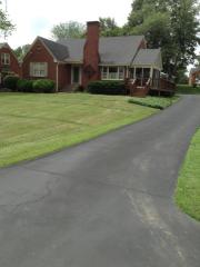 1014 Old Cannons Ln, Louisville KY  40207-4307 exterior