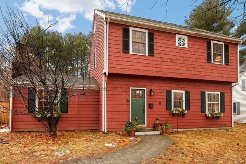 32 Bacon St, Natick, MA 01760-2933