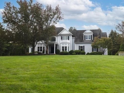 4 Sayles Rd, Hingham, MA 02043-2678