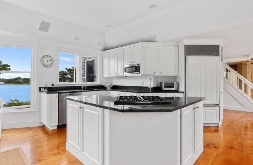 811 Fox Hill Rd, Chatham MA 02633-1410 exterior