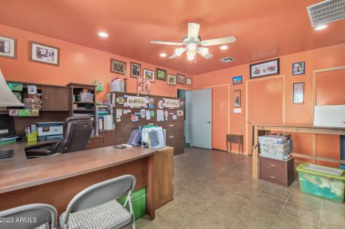 4210 Country Gables Dr, Phoenix AZ 85053-4528 exterior