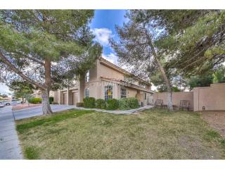 2829 Shannon Cove Dr, Henderson NV  89074-7040 exterior