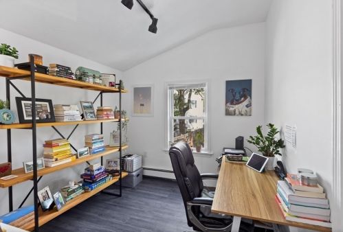 73 Barrows St, Dedham MA 02026-3050 exterior